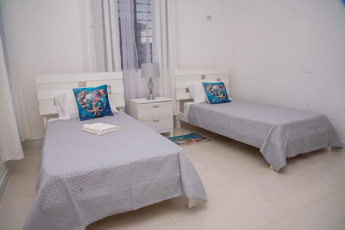 Oricha Villa- Stylish 2-Bedroom Retreat With Ac & Pool Access Ocho Rios Villa