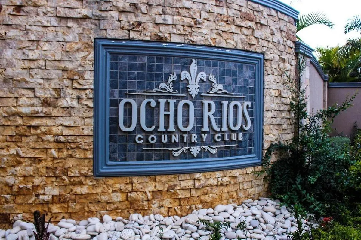 Oricha Villa- Stylish 2-Bedroom Retreat With Ac & Pool Access Ocho Rios 0*,  Jamaica